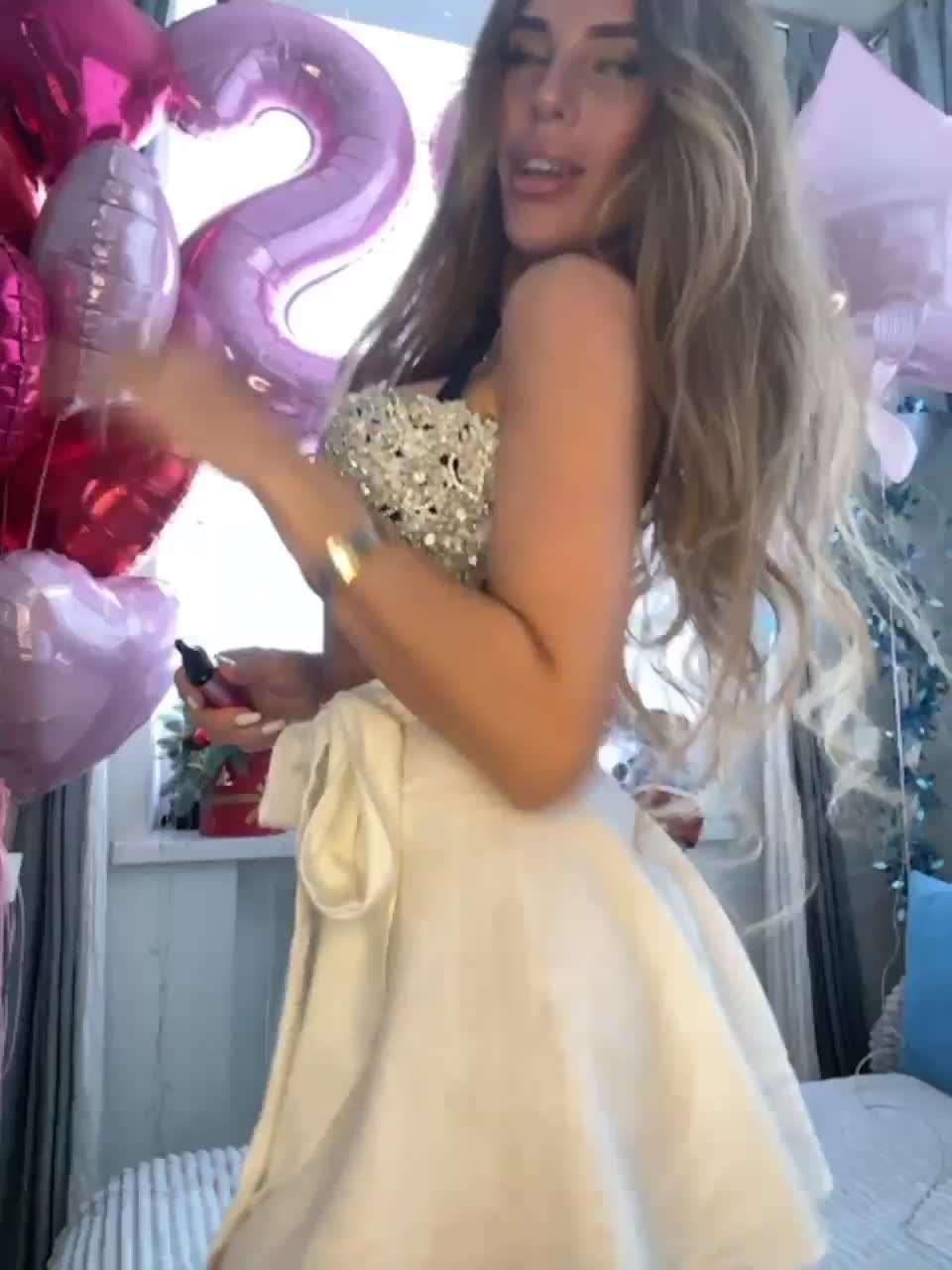 View or download file blondinochkaa on 2023-02-24 from bongacams