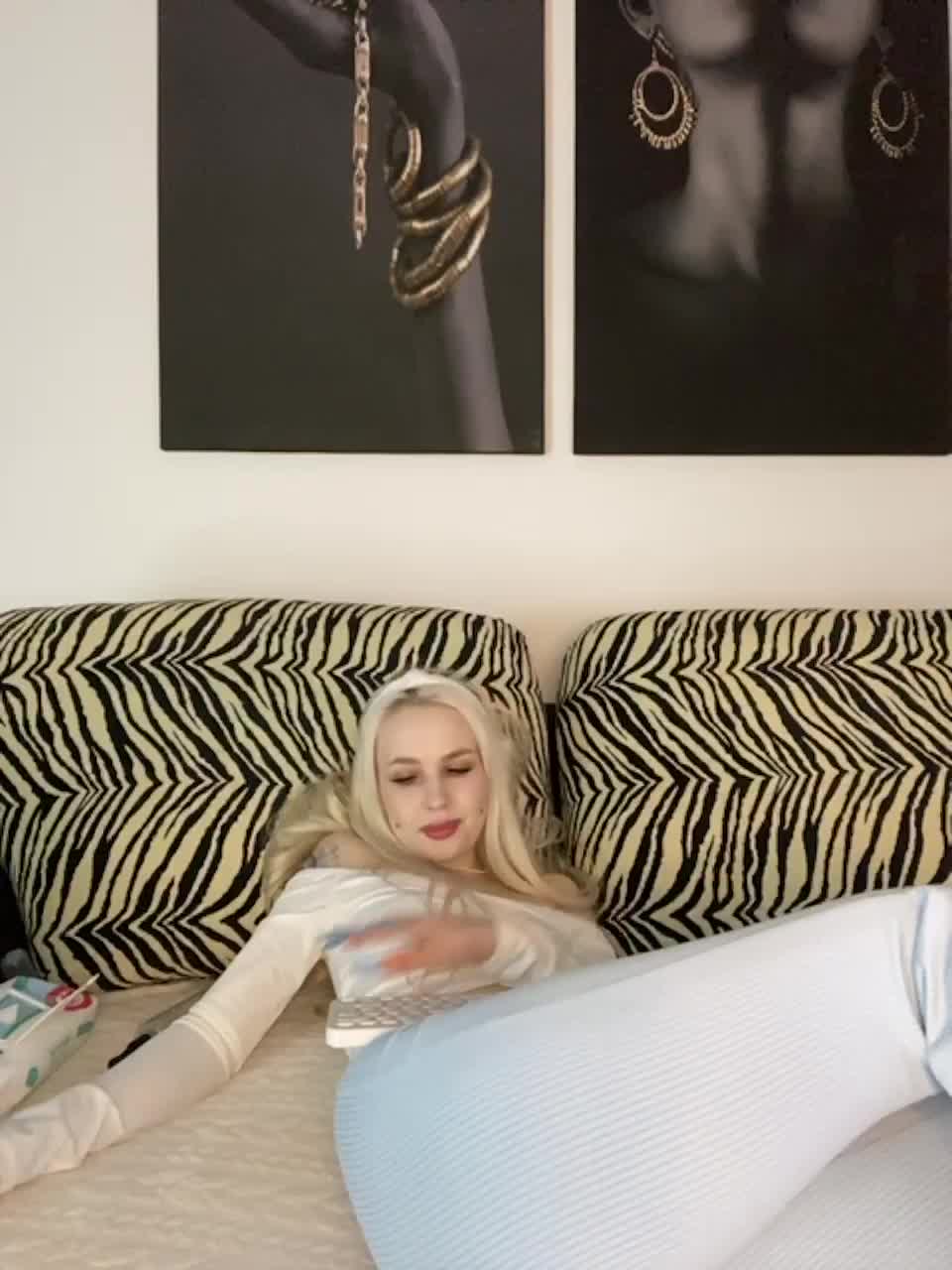 View or download file dark_willow on 2023-02-25 from bongacams