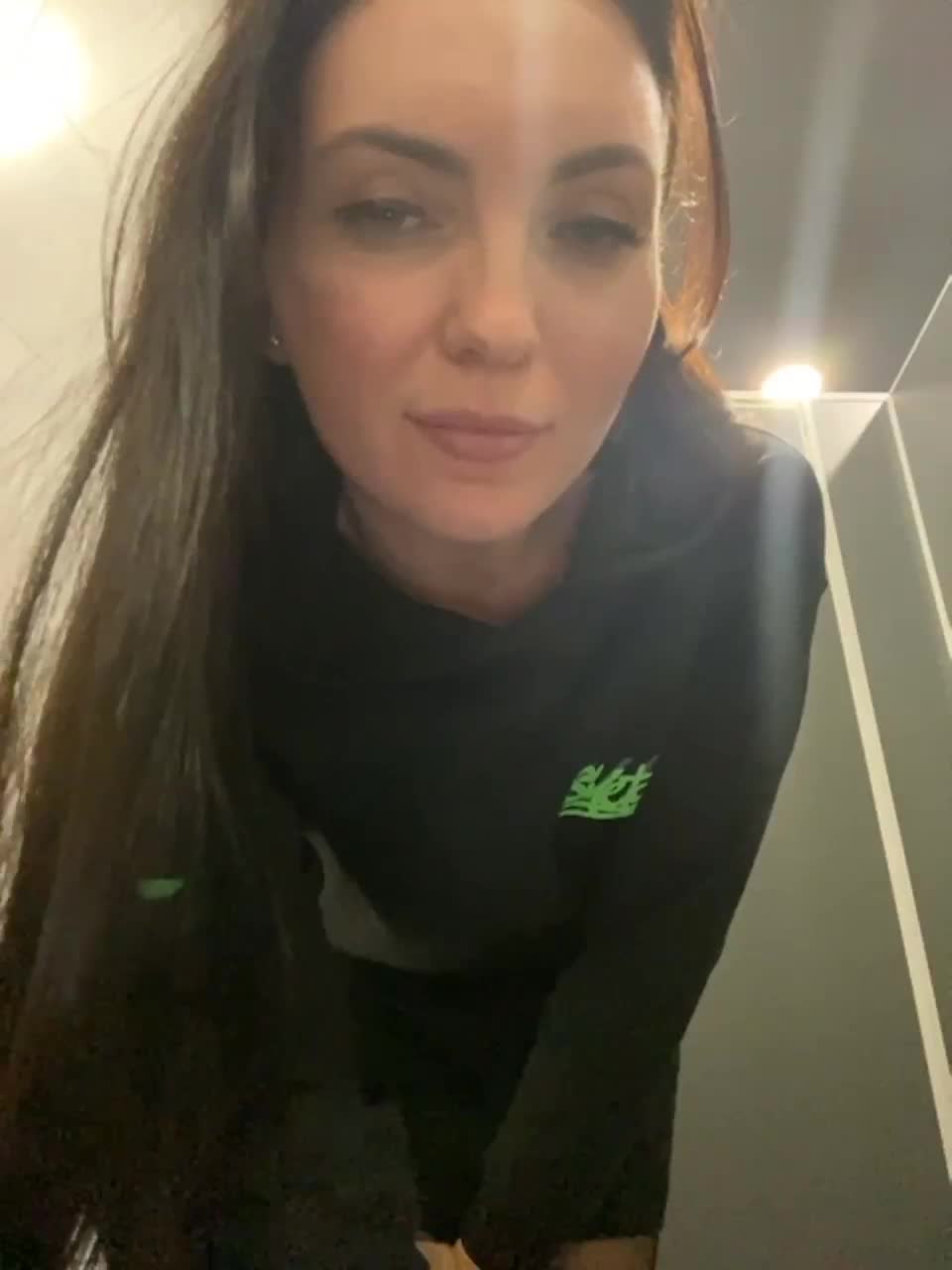 View or download file divora on 2023-02-27 from bongacams