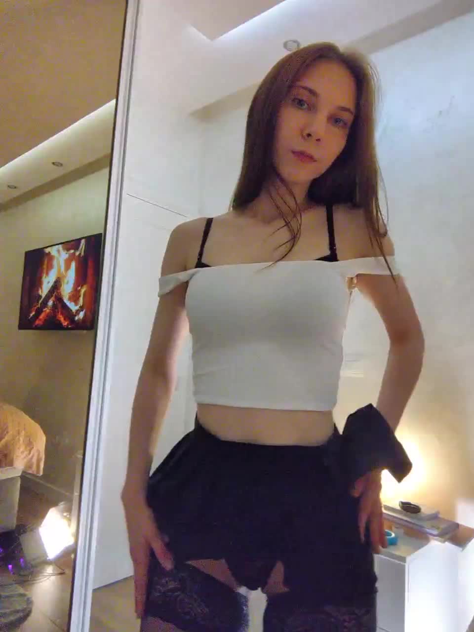 View or download file emilyev4ns on 2023-02-27 from bongacams