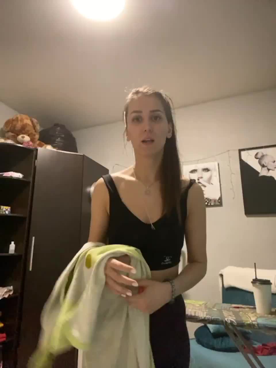 View or download file honeypussixxx on 2023-02-28 from bongacams