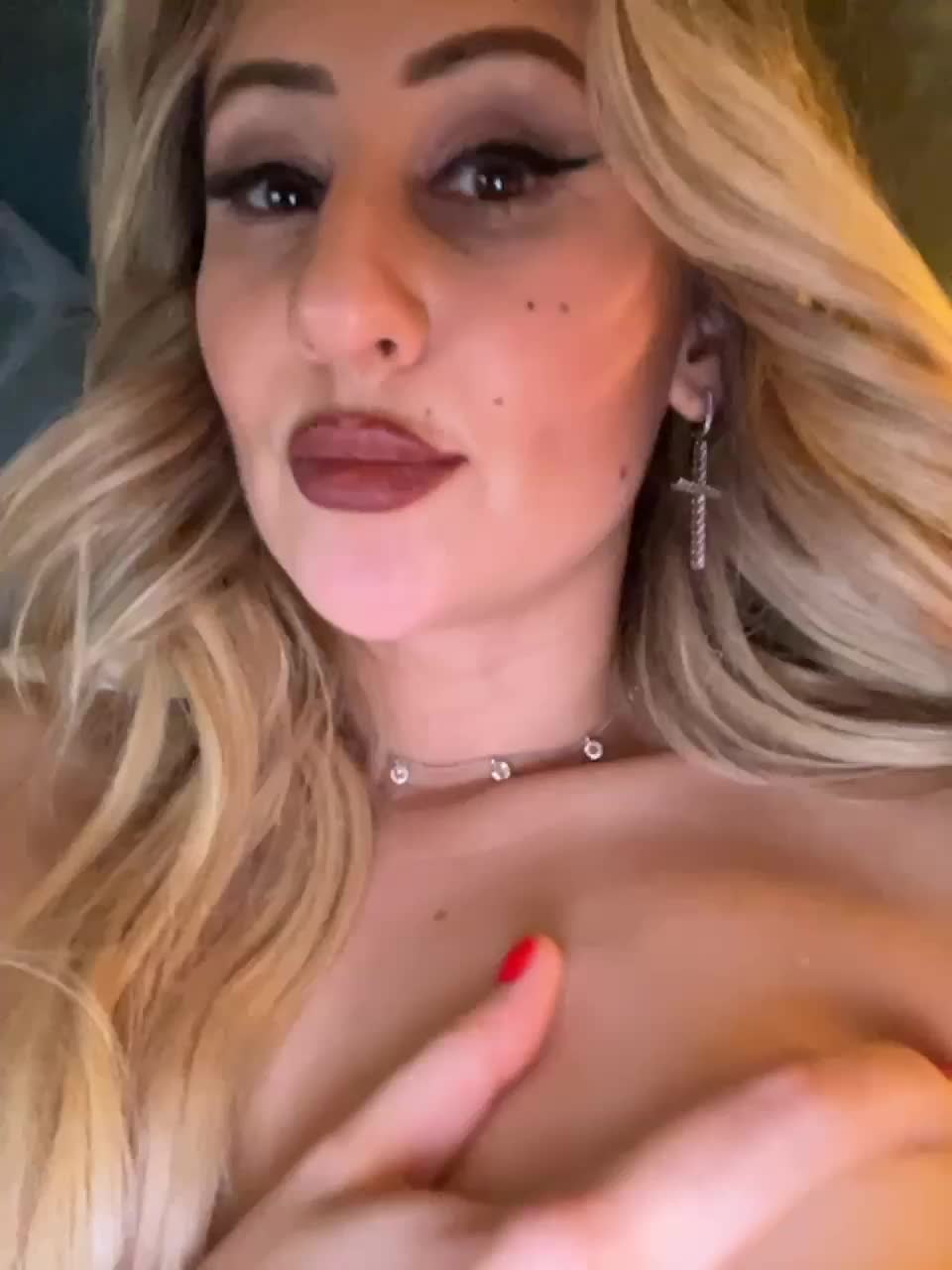 View or download file wowliliwow on 2023-02-28 from bongacams