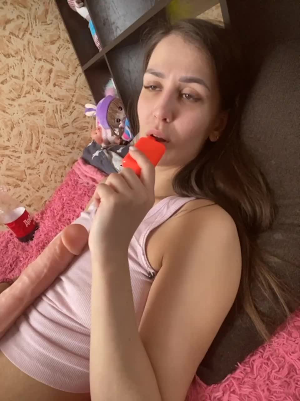 View or download file honeypussixxx on 2023-03-01 from bongacams