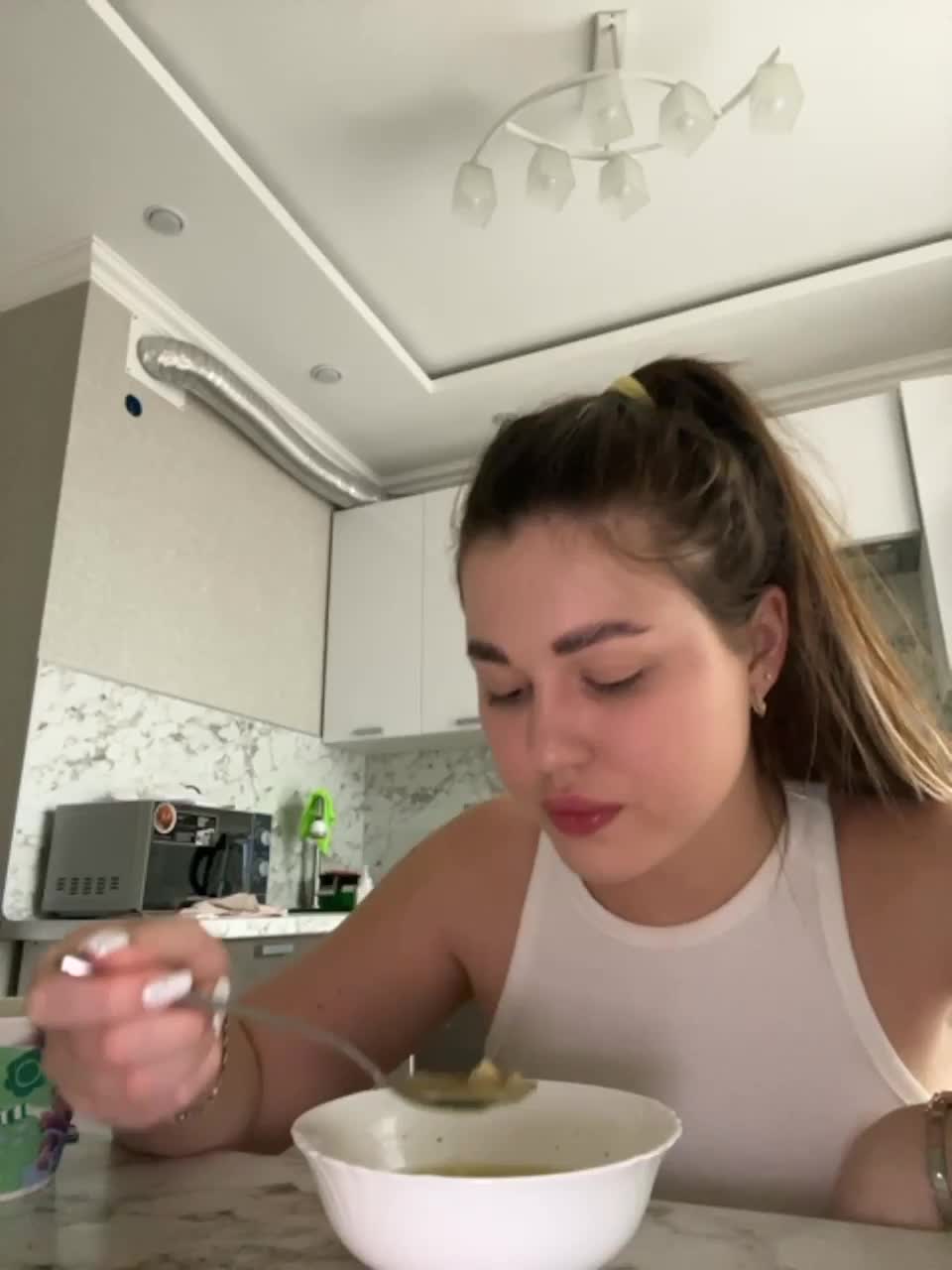 View or download file katemiddleton on 2023-03-01 from bongacams