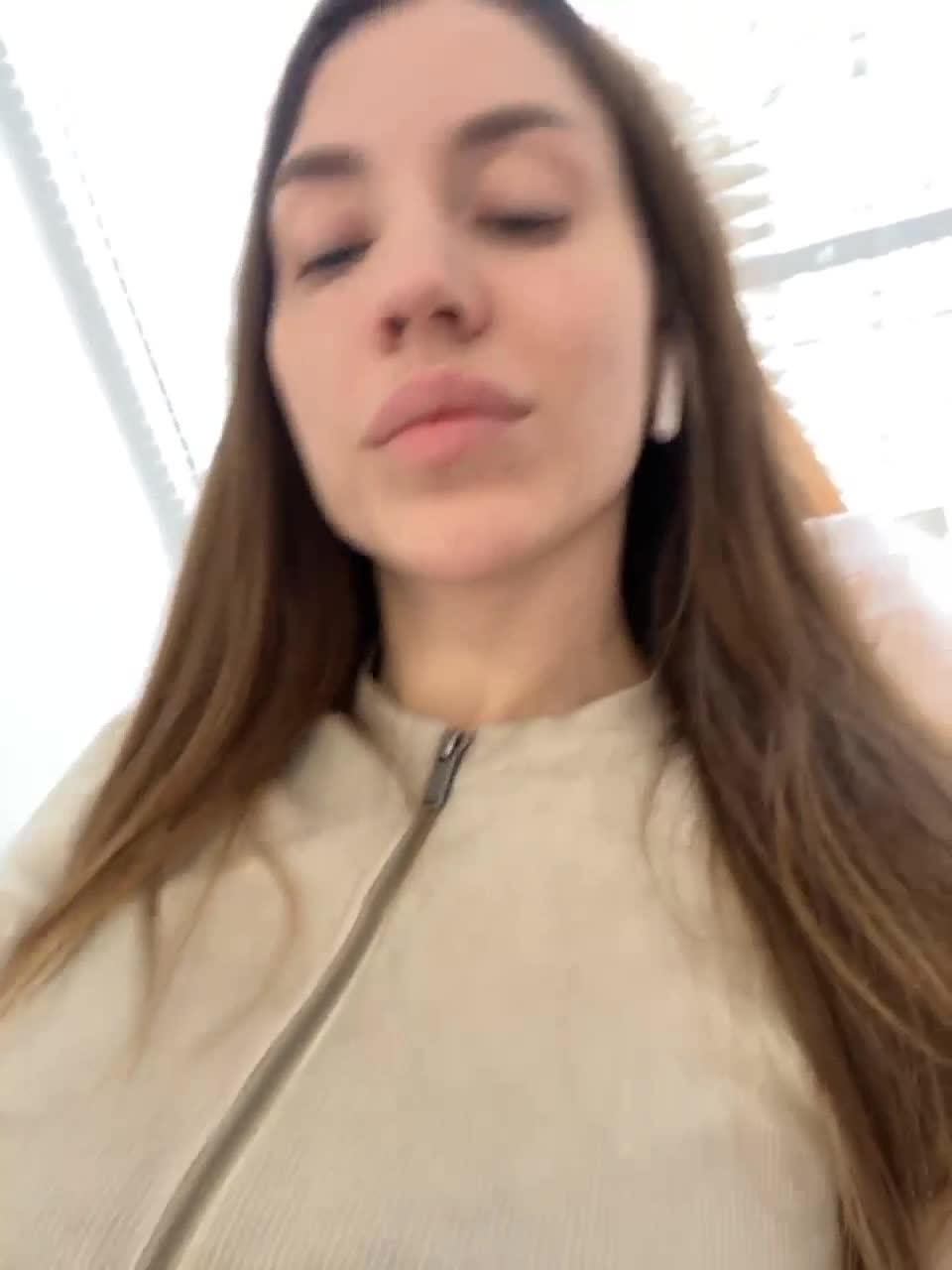 View or download file varadderoo on 2023-03-02 from bongacams