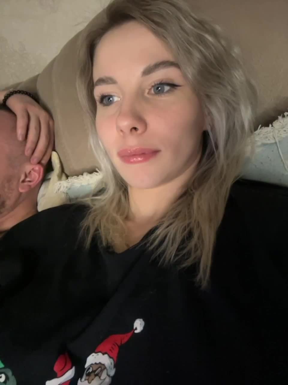 View or download file vik1one1 on 2023-03-03 from bongacams