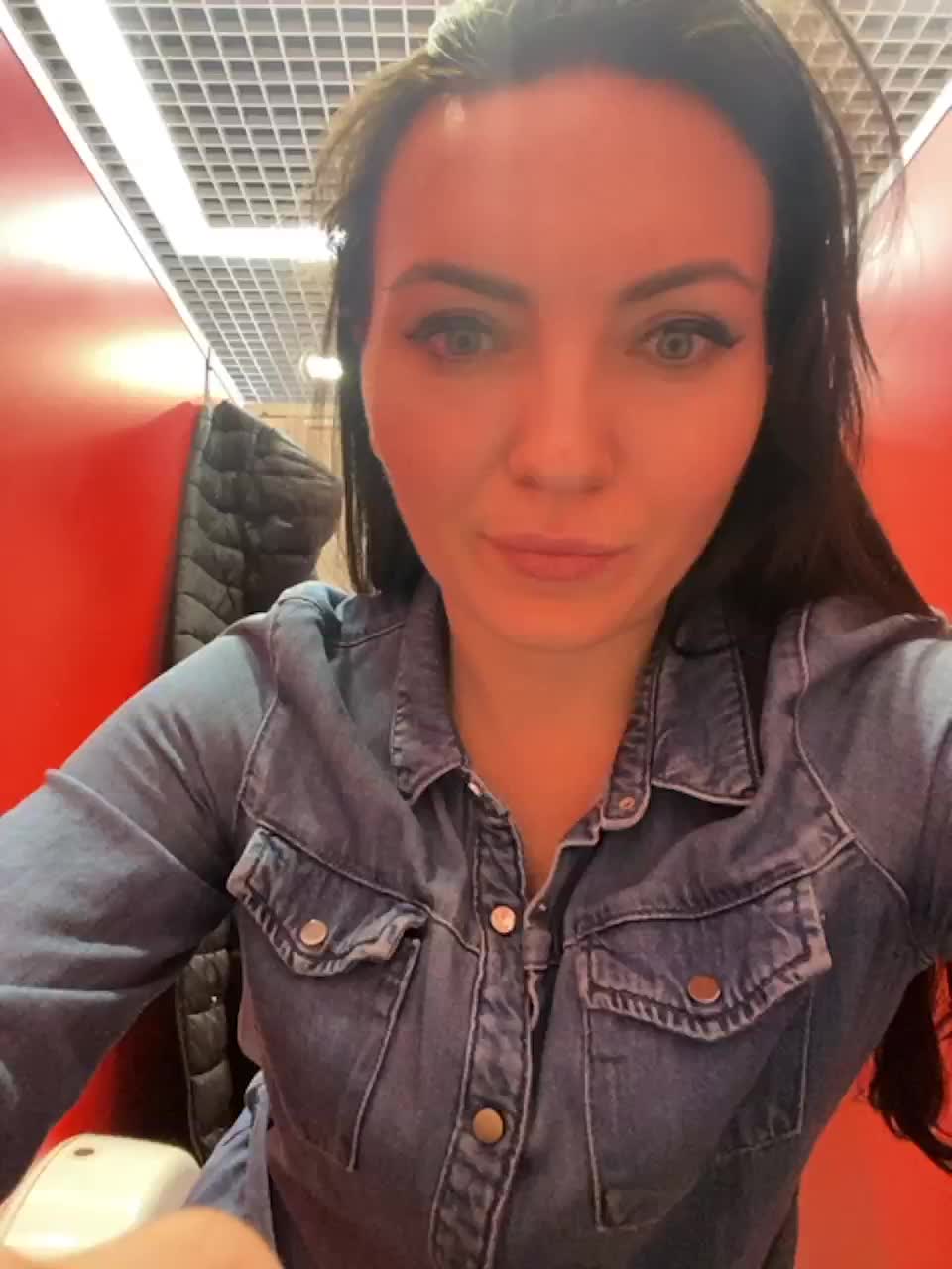 View or download file divora on 2023-03-07 from bongacams