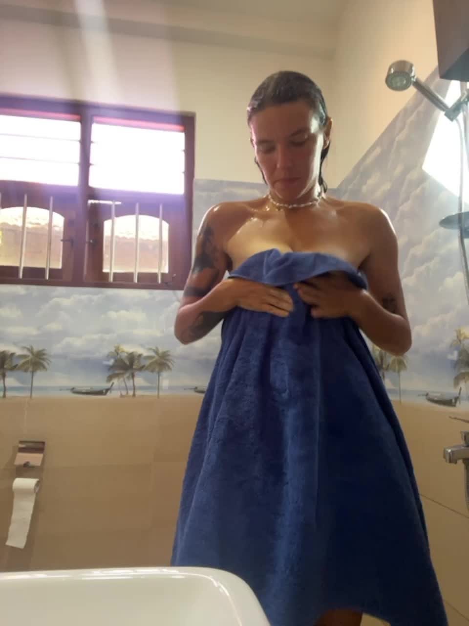 View or download file girlschatt on 2023-03-07 from bongacams