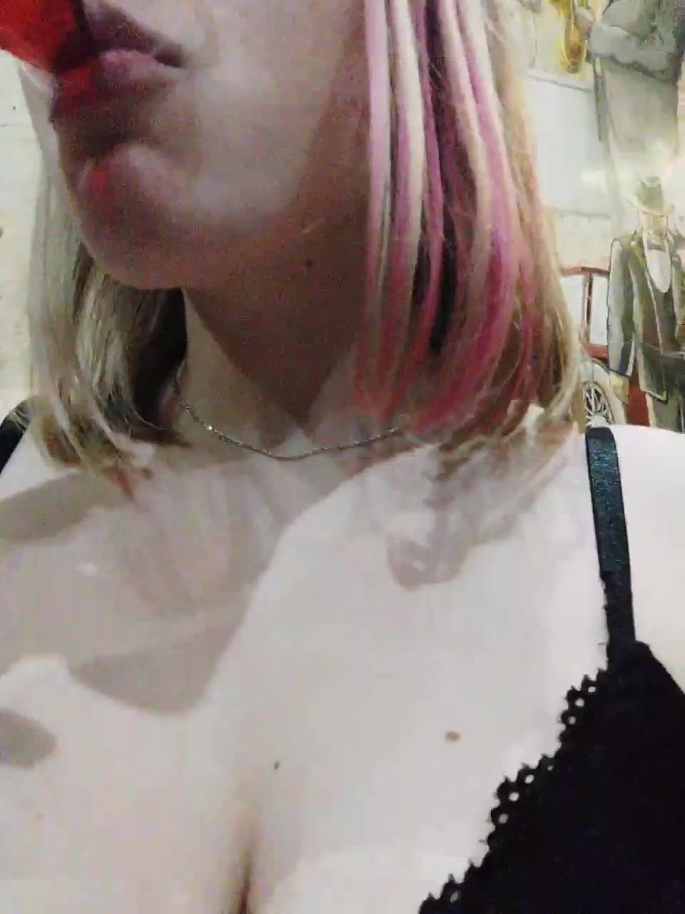 View or download file isabellast on 2023-03-07 from bongacams