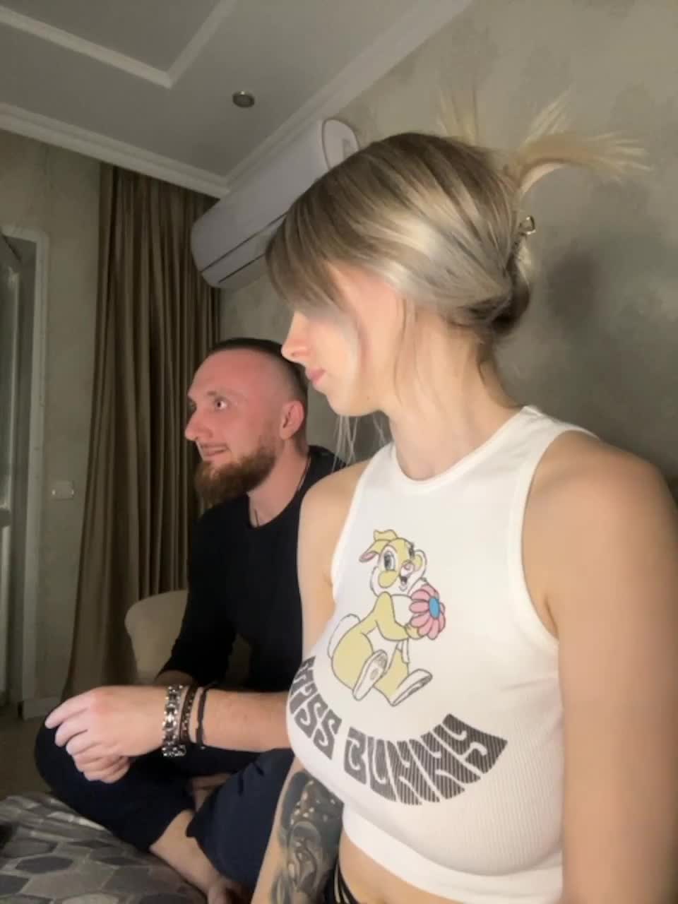 View or download file vik1one1 on 2023-03-09 from bongacams