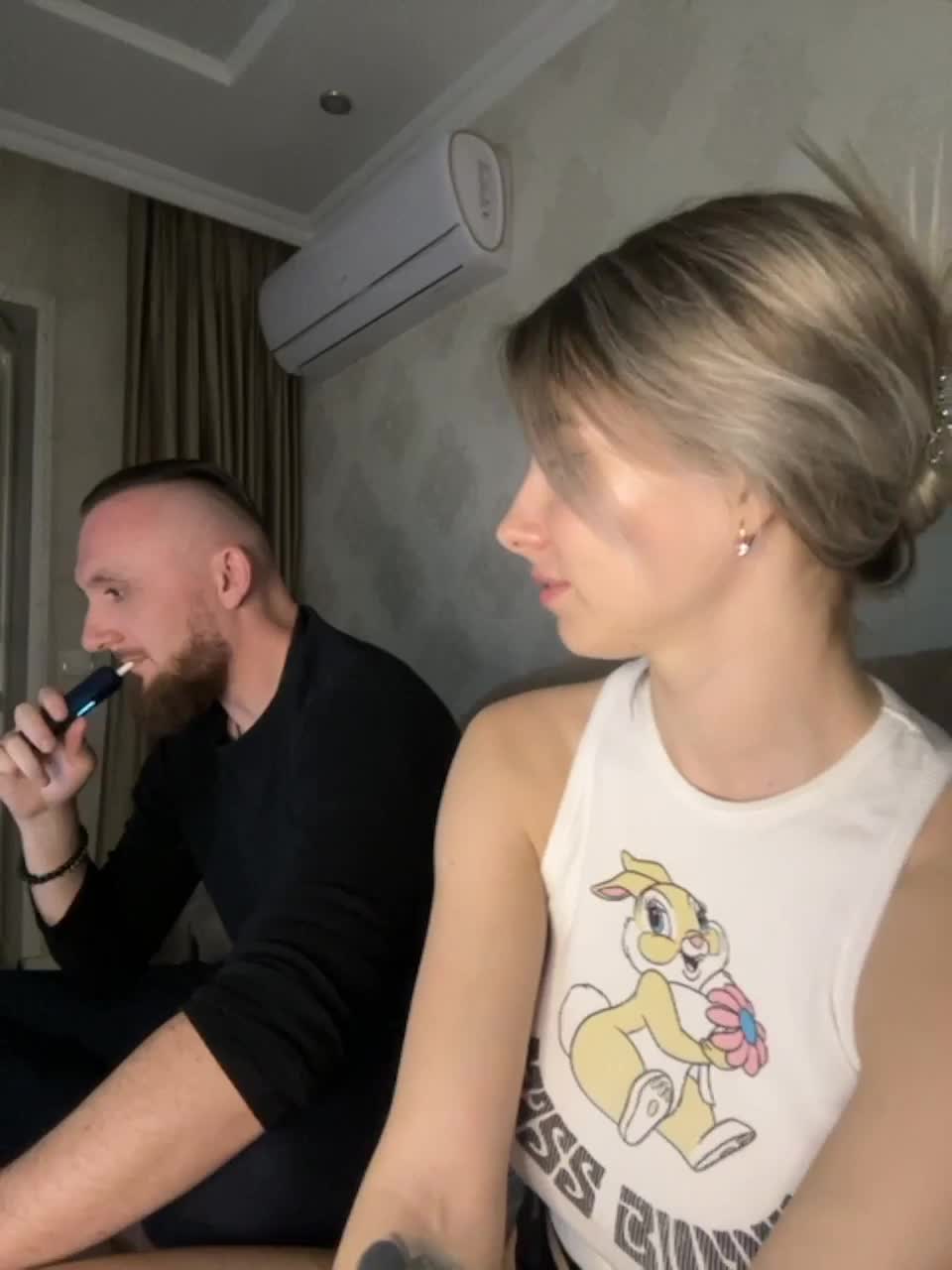 View or download file vik1one1 on 2023-03-09 from bongacams