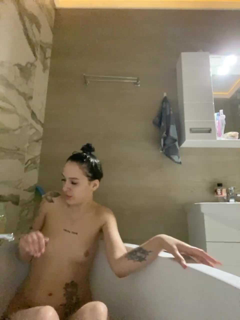 View or download file fuckkrisanna on 2023-03-15 from bongacams