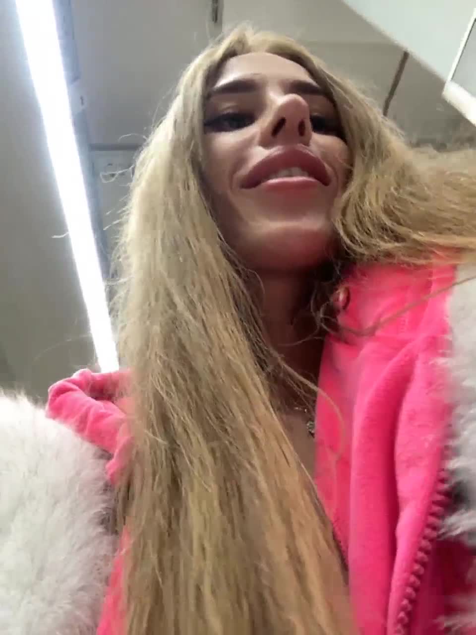 View or download file blondinochkaa on 2023-03-16 from bongacams