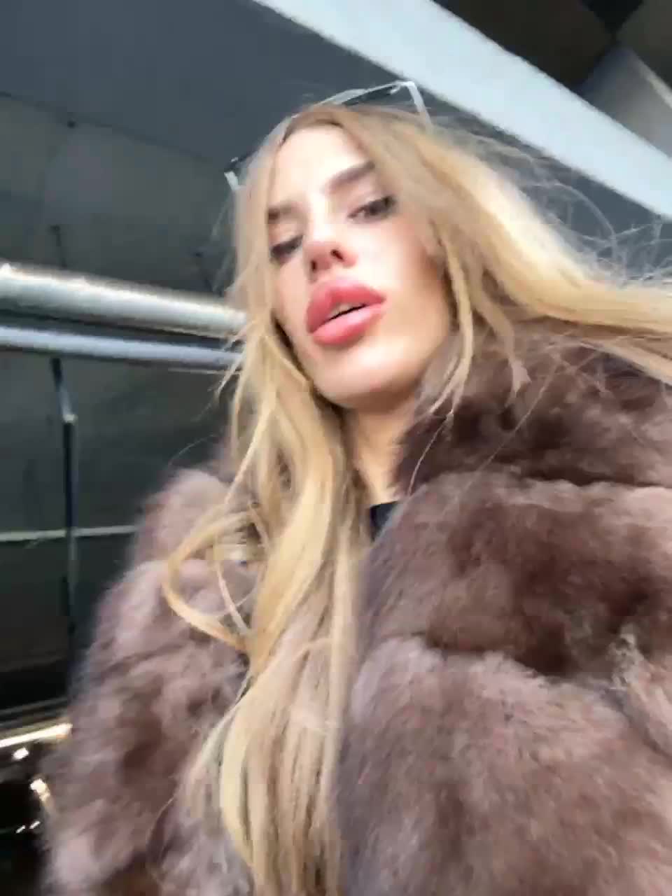 View or download file blondinochkaa on 2023-03-20 from bongacams