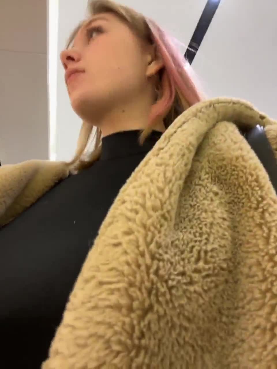 View or download file isabellast on 2023-03-20 from bongacams