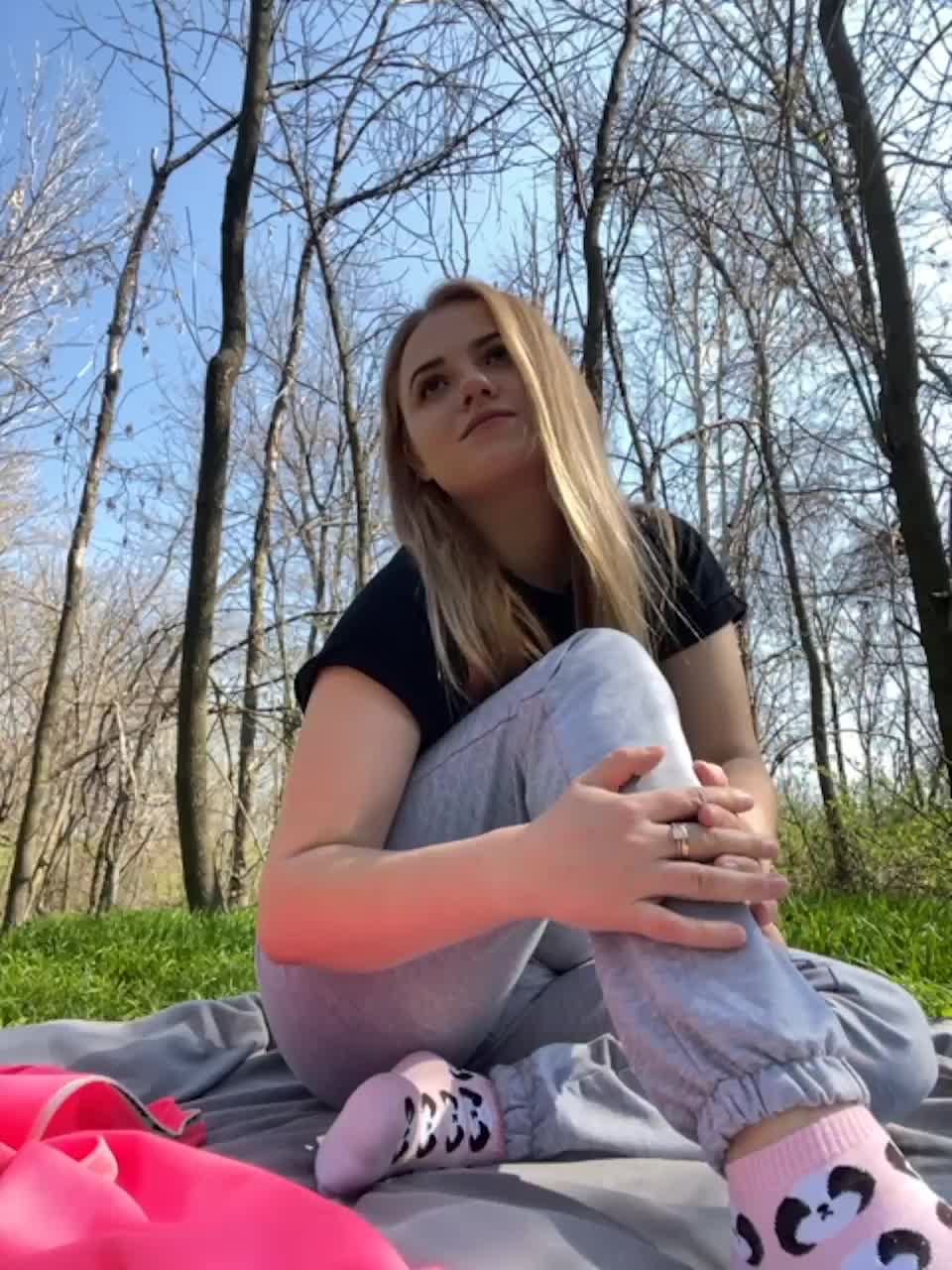 View or download file butterflysay on 2023-03-22 from bongacams