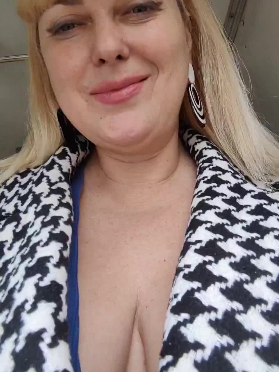 View or download file janna37 on 2023-03-22 from bongacams