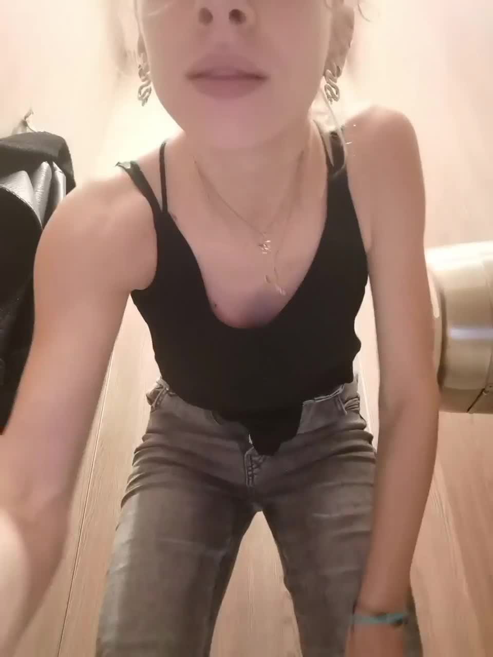 View or download file shinewitch on 2023-03-25 from bongacams