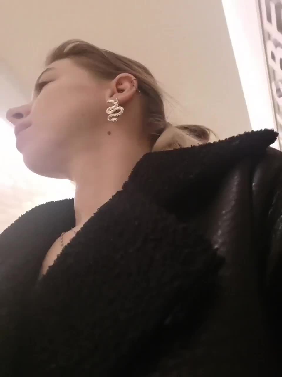 View or download file shinewitch on 2023-03-25 from bongacams