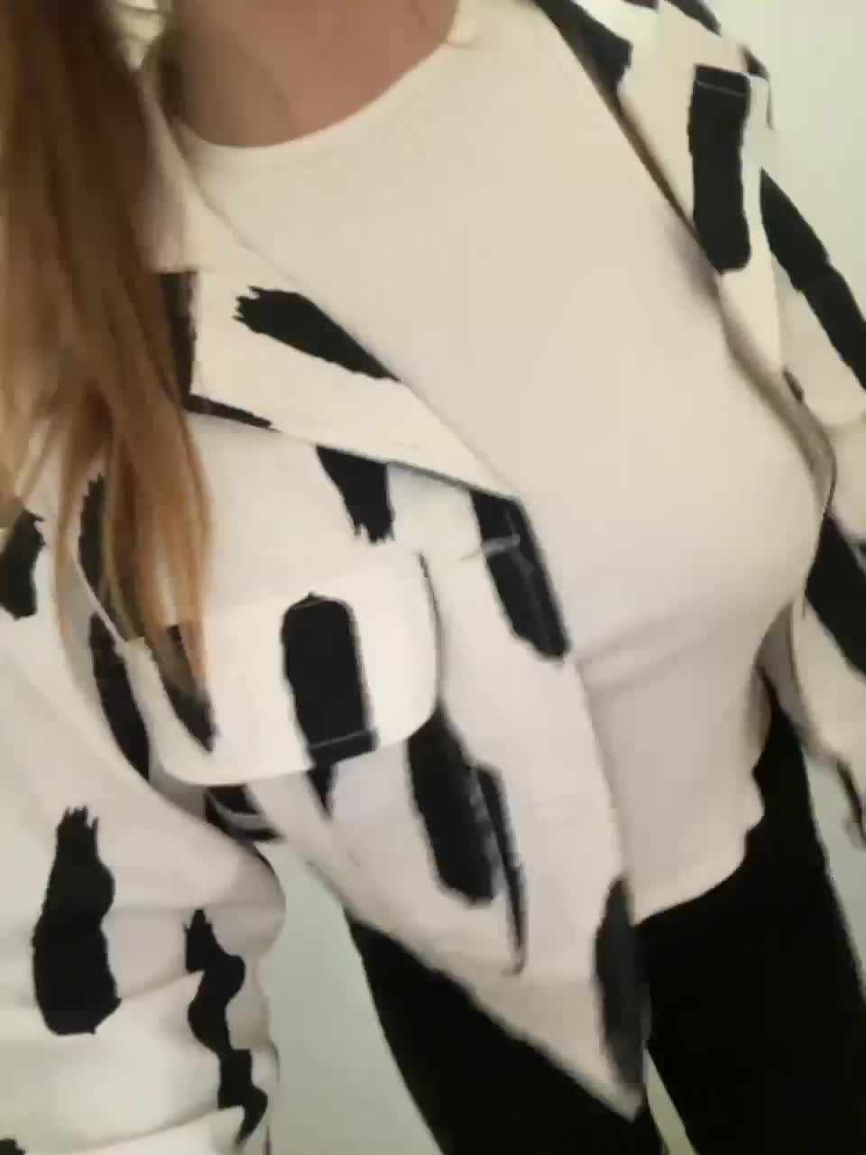 View or download file loverstreamm on 2023-03-28 from bongacams