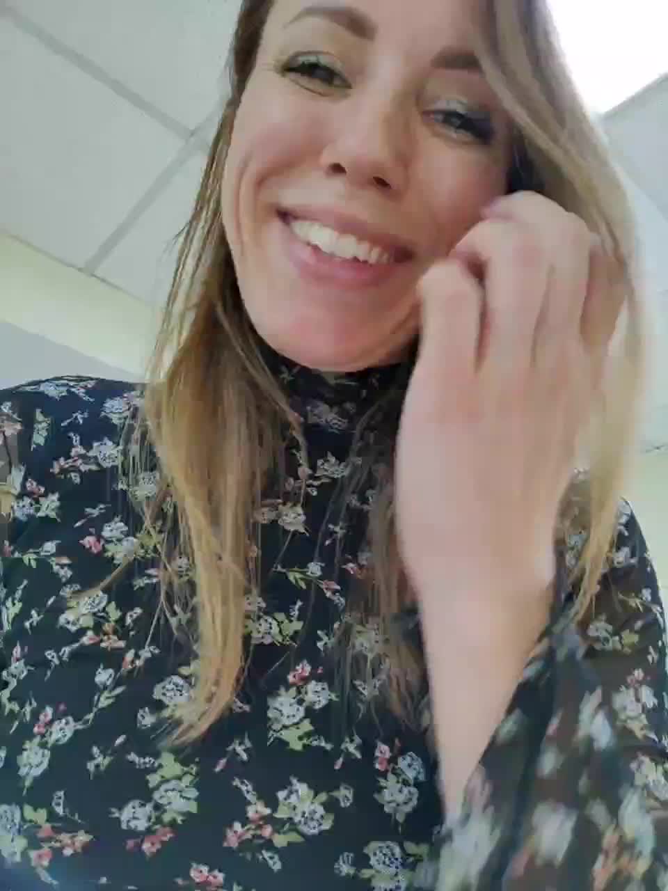 View or download file m_a_r_t_a on 2023-03-28 from bongacams