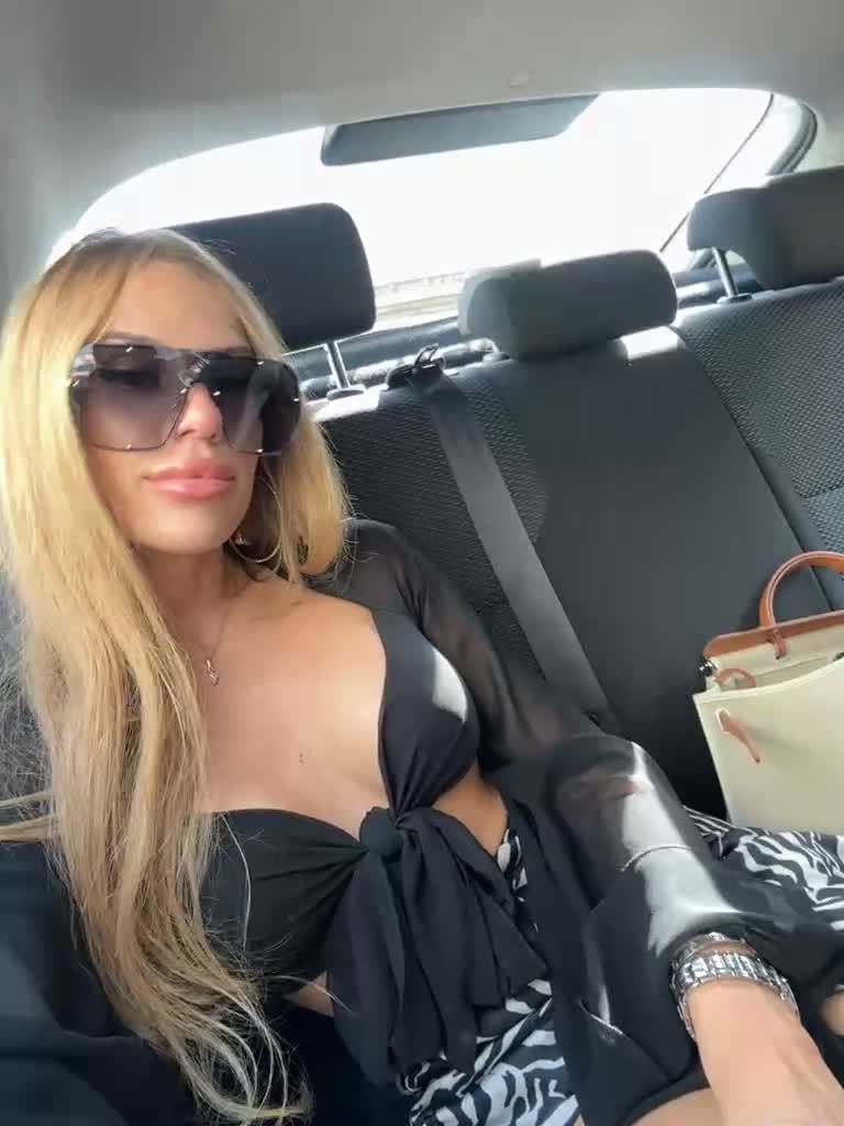 View or download file blondinochkaa on 2023-06-06 from bongacams