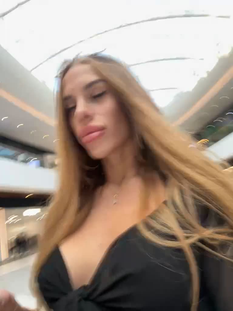 View or download file blondinochkaa on 2023-06-06 from bongacams