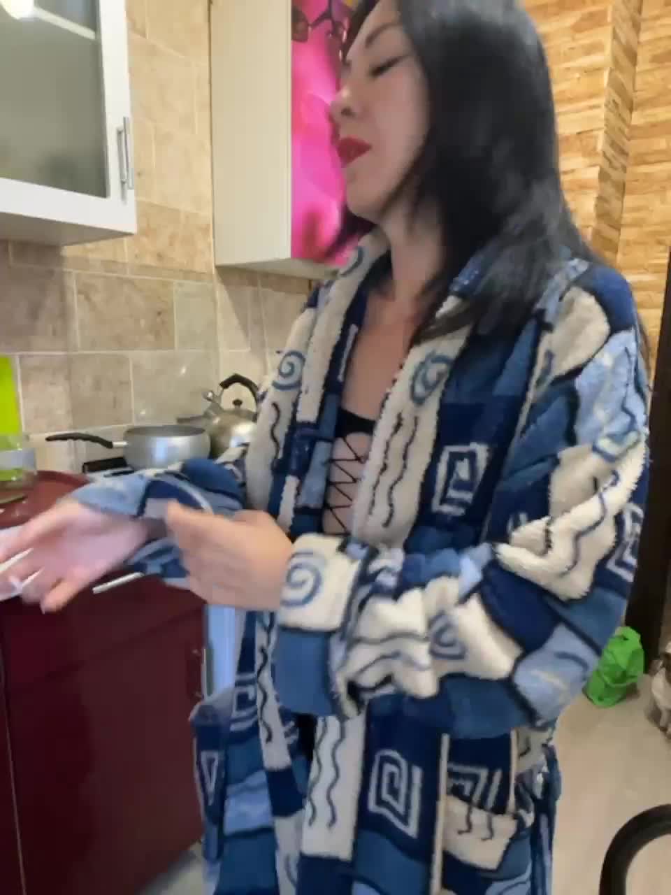 View or download file karolinamilf on 2023-06-07 from bongacams