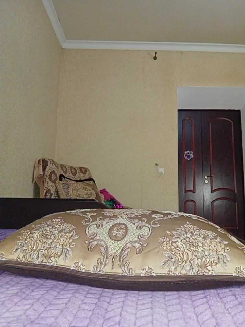 View or download file gold_model on 2023-06-08 from bongacams