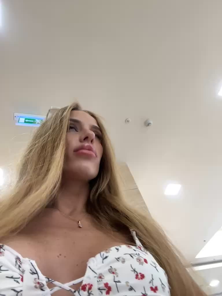 View or download file blondinochkaa on 2023-06-09 from bongacams