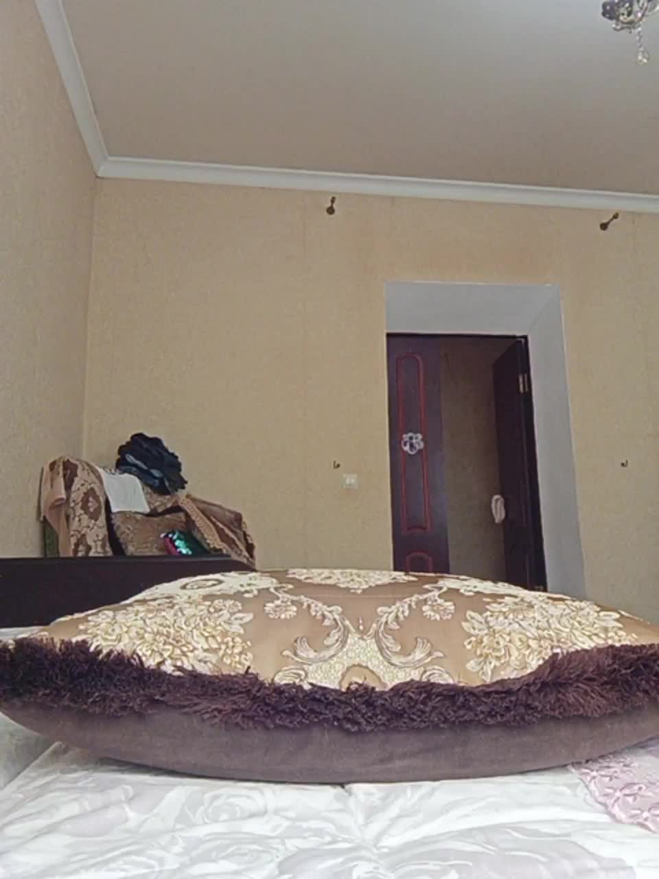 View or download file gold_model on 2023-06-10 from bongacams