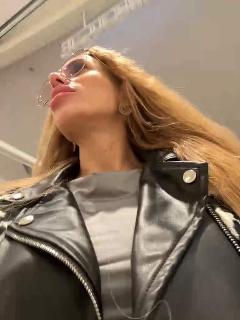 View or download file blondinochkaa on 2023-06-11 from bongacams