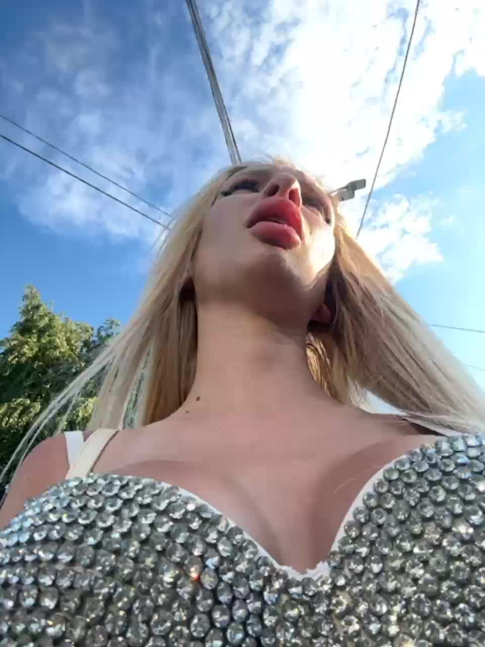 View or download file goldpussy69 on 2023-06-15 from bongacams