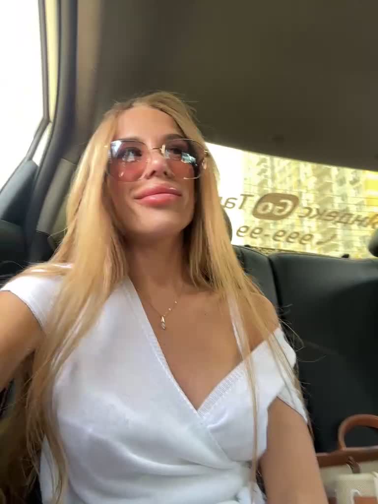 View or download file blondinochkaa on 2023-06-16 from bongacams