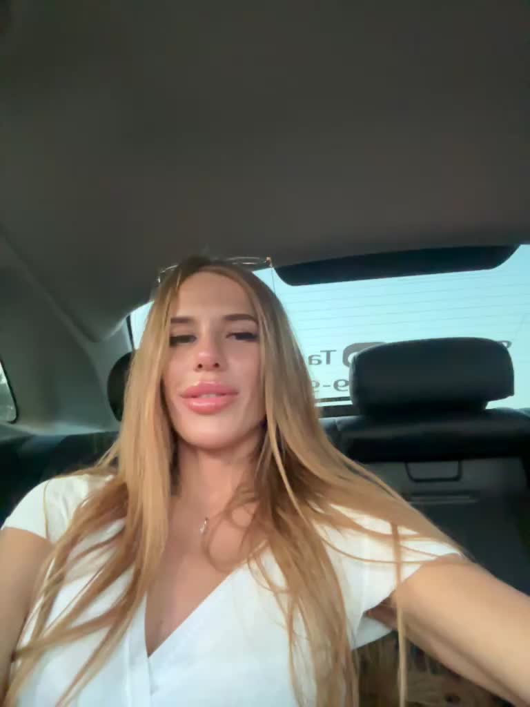 View or download file blondinochkaa on 2023-06-16 from bongacams