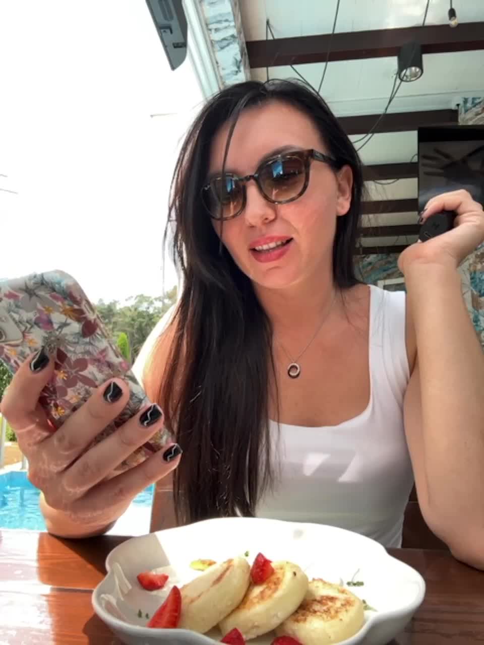 View or download file divora on 2023-06-16 from bongacams