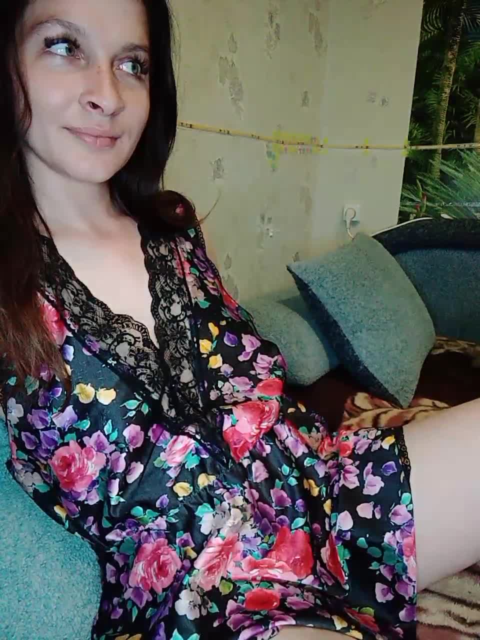 View or download file masya1996 on 2023-06-16 from bongacams