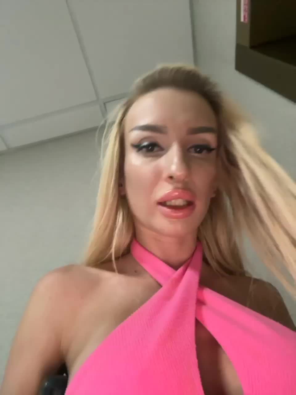 View or download file goldpussy69 on 2023-06-17 from bongacams