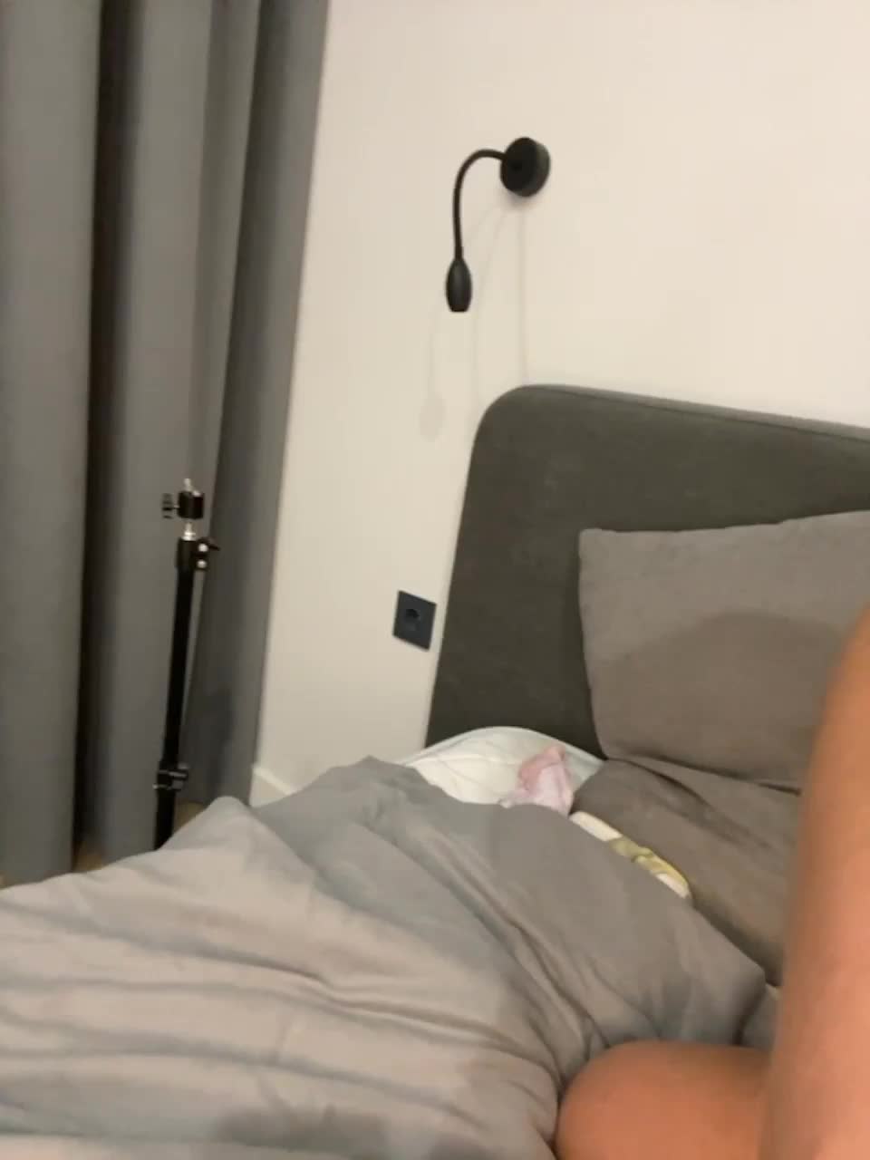 View or download file 1ouise on 2023-06-18 from bongacams