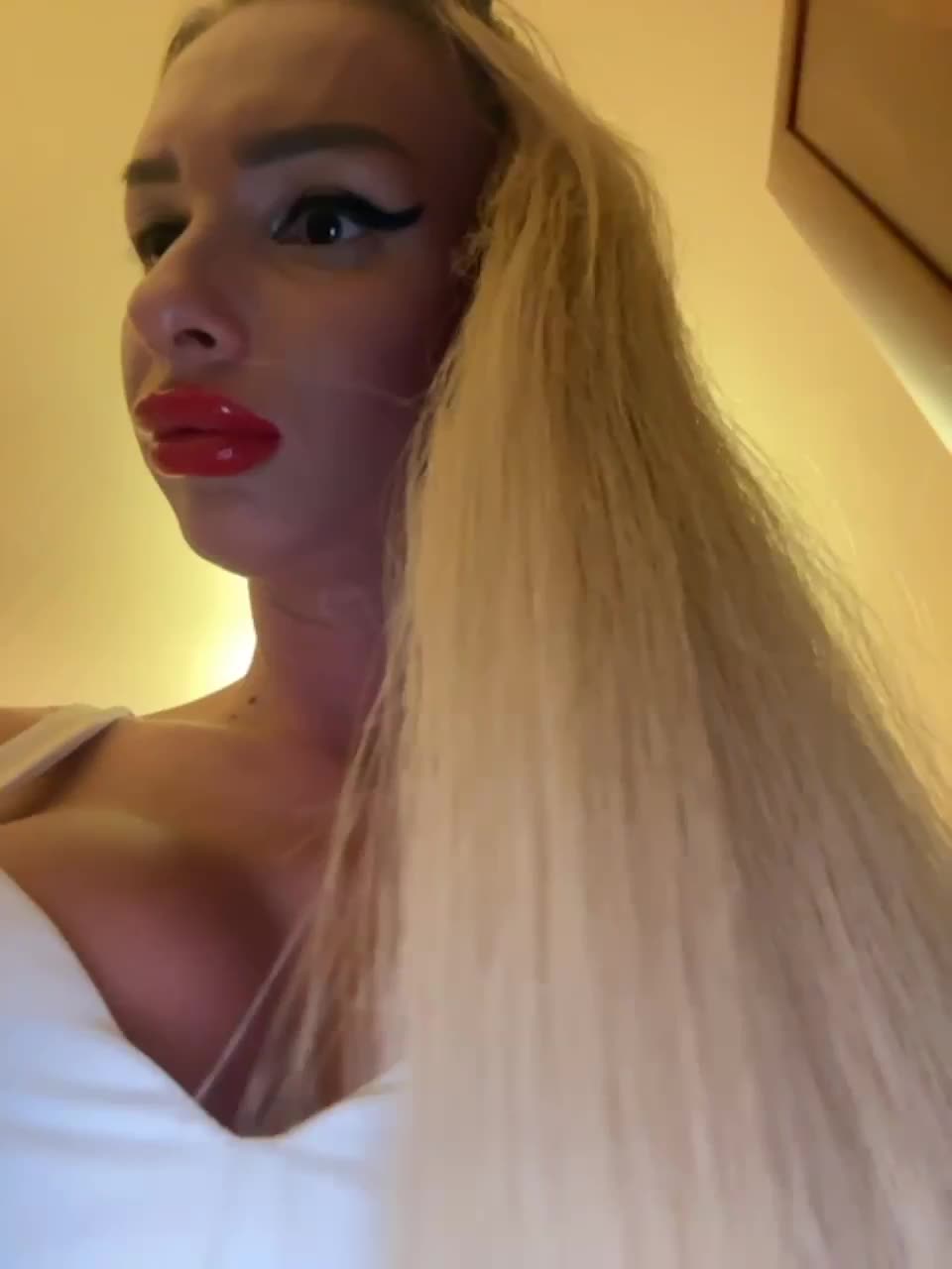 View or download file goldpussy69 on 2023-06-18 from bongacams