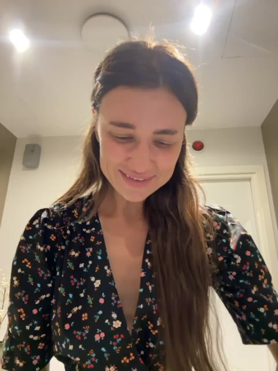 View or download file kirlove1 on 2023-06-18 from bongacams