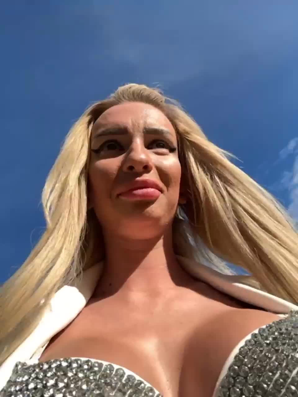 View or download file goldpussy69 on 2023-06-19 from bongacams