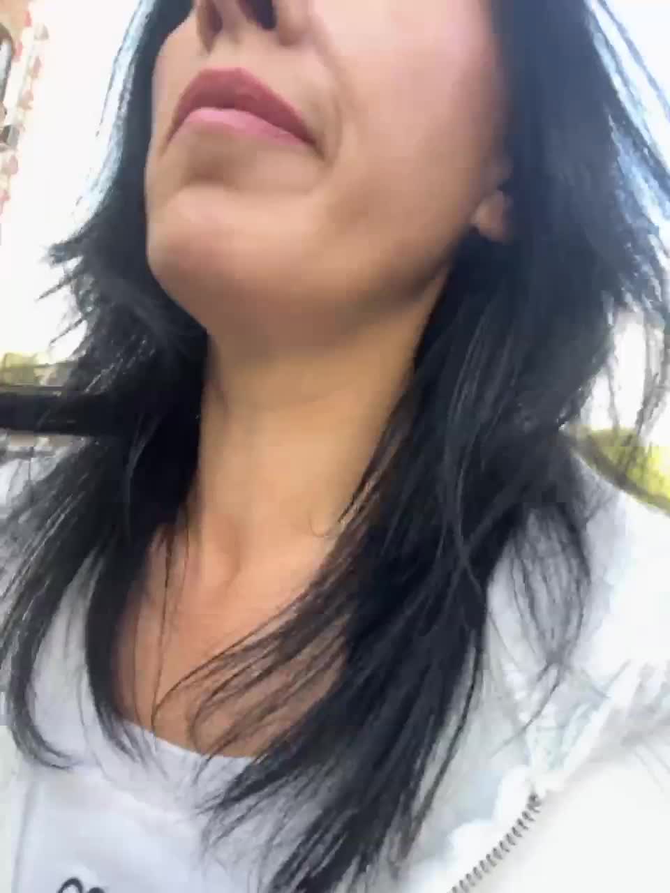 View or download file karolinamilf on 2023-06-20 from bongacams