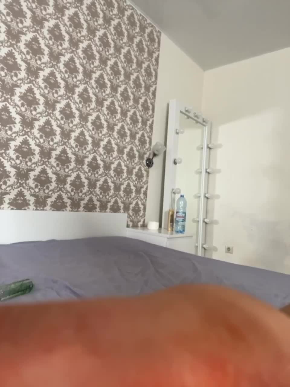 View or download file vikikiss on 2023-06-20 from bongacams