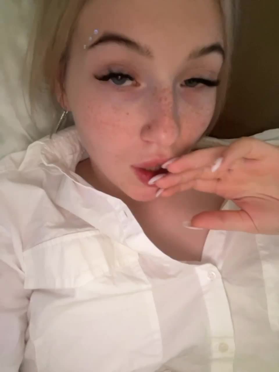 View or download file boredgirl on 2023-06-21 from bongacams