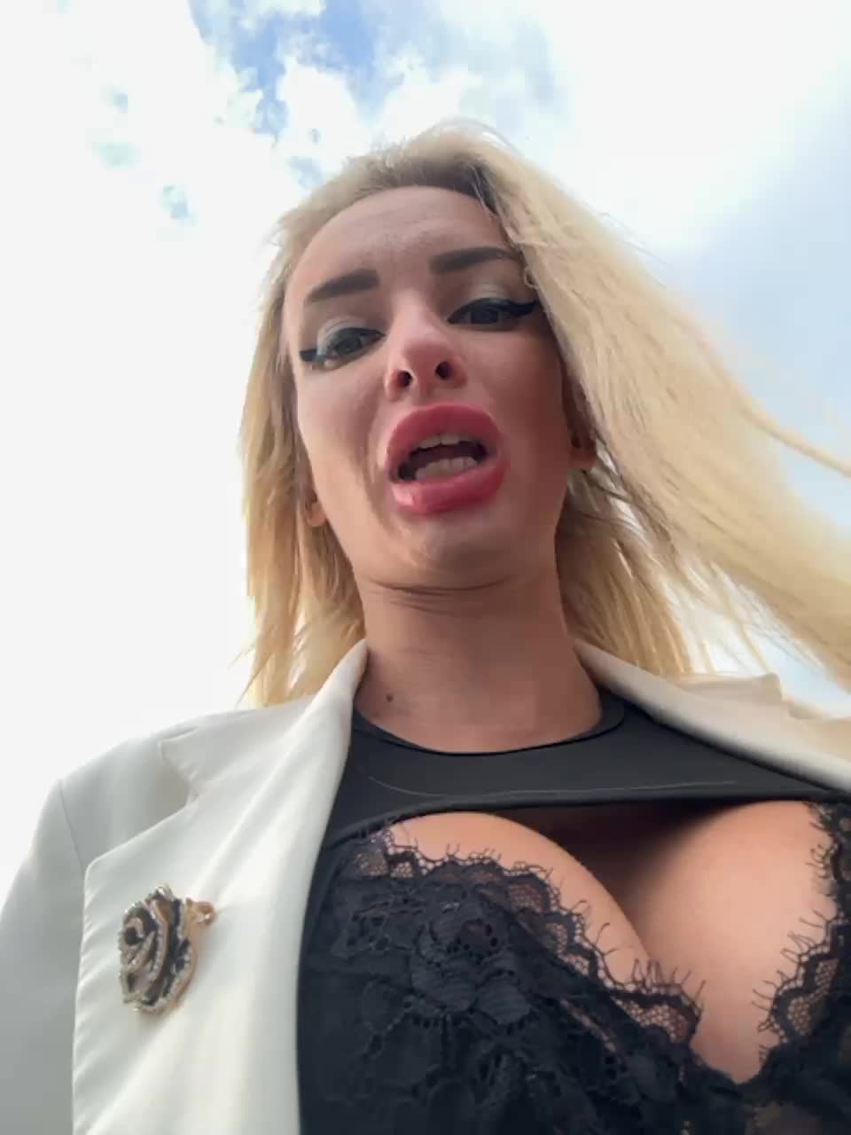 View or download file goldpussy69 on 2023-06-24 from bongacams