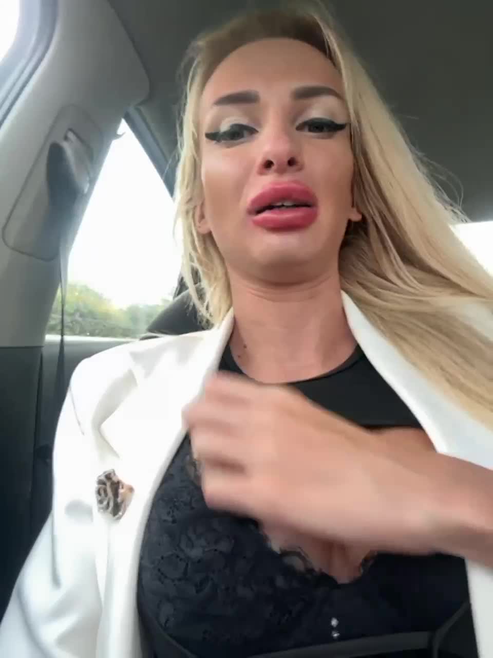 View or download file goldpussy69 on 2023-06-24 from bongacams