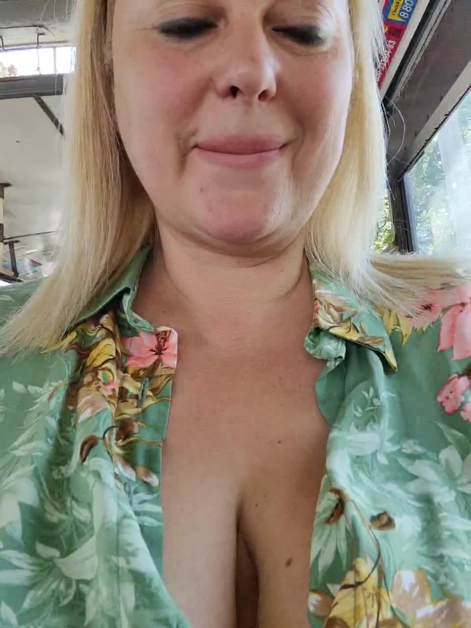 View or download file janna37 on 2023-06-24 from bongacams