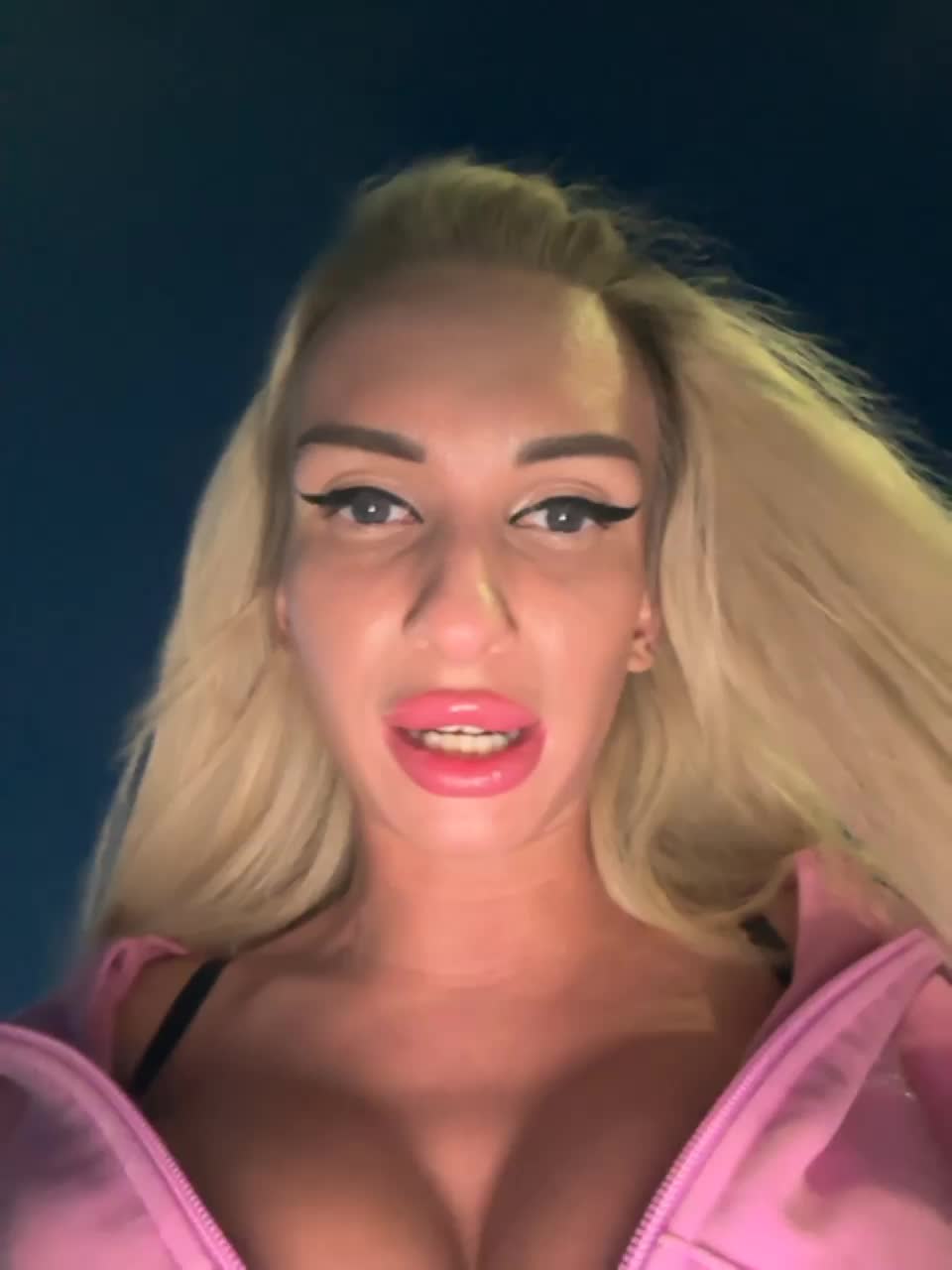 View or download file goldpussy69 on 2023-06-25 from bongacams