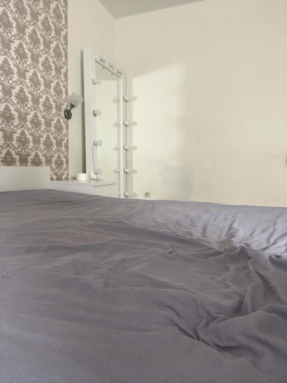 View or download file vikikiss on 2023-06-26 from bongacams